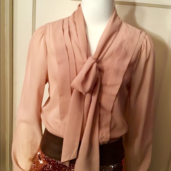 Women Tie blouse - Picture 4 of 7